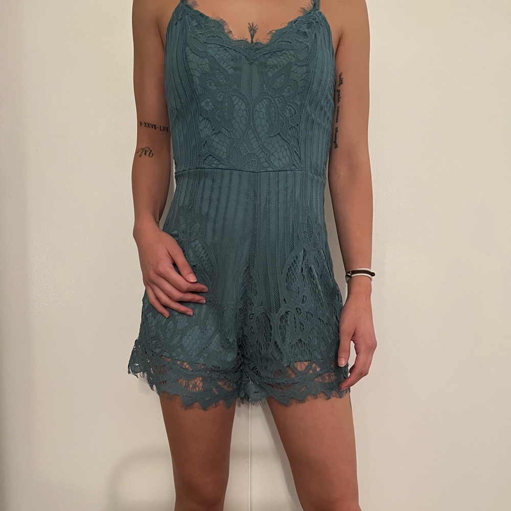 Spaghetti strap romper. Classy and comfortable